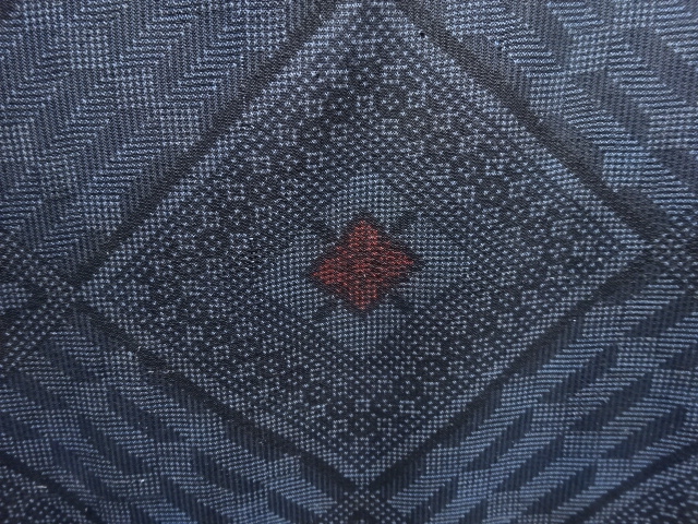 JAPANESE KIMONO / ANTIQUE KIMONO / SILK / DORO OSHIMA TSUMUGI / WOVEN FLOWER